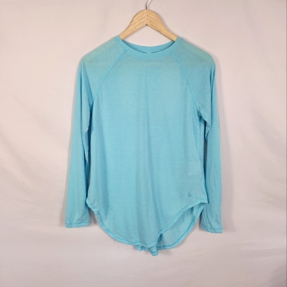 Women's Small Under Armour longsleeve